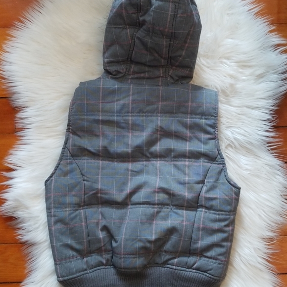 Vest - Picture 4 of 4